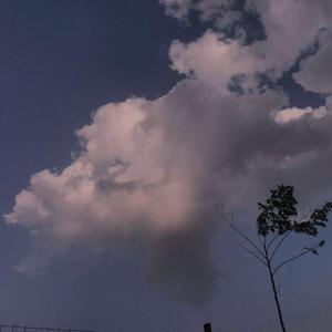 教室里强摁做开腿呻吟男男
